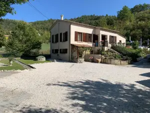 Maison Castellane Chambre d'Hotes B&B