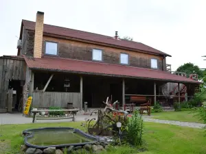 Viesu Nams Klāņas