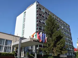 Hotel Pelikán