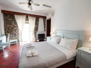 Dionysos Hotel