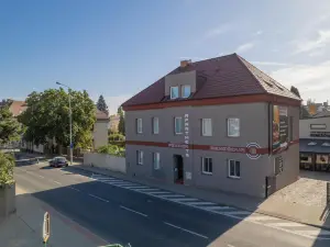 Hotel Apartments Benešova 6