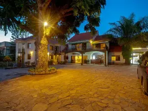 7 Days Motel Near UN Base