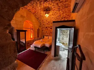 ŞAHMERAN Otel & Cafe