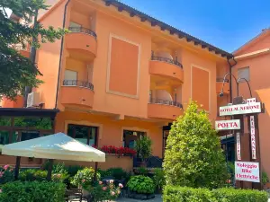 Hotel Ristorante Montenerone Il Poeta