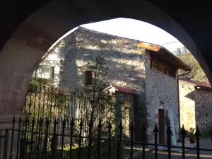 卡索納德拉薩爾塞達飯店