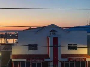 Shoreline Suites