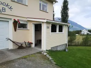 Elvebakk Bed & Breakfast
