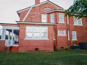 Historic House on the HillDownstairs Only