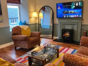 No 10 Bridge Street - Town Centre Apartment