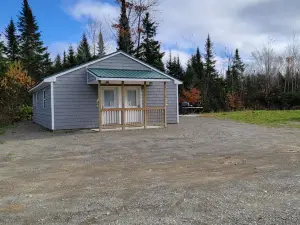Katahdin's Shadow Lodge