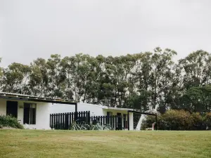 Esperance Chalet Village
