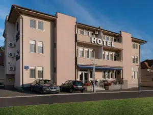 Airport Hotel Garni