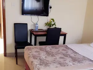 Karuma Travellers Hotel