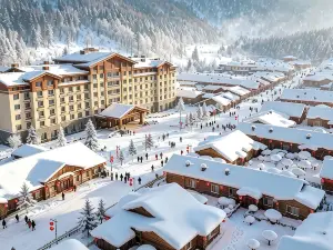 Xueyun Jiahua Resort Hotel (China's Snow Town Scenic Area)