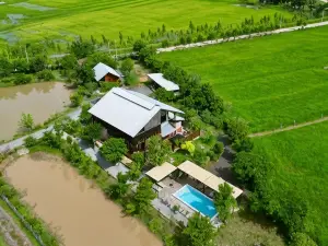 Rang Robin Farmstay for 4 with Pool