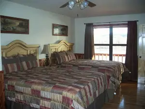 The Get Away Cabin (Cabin 2)
