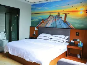 Pingguo Weisner Theme Hotel