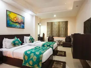 Palm Tree Hotel & Restaurant