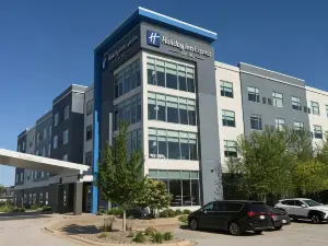 Holiday Inn Express Bettendorf - Davenport NE by IHG