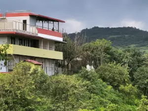 Hill Top Retreat Bhandardaha