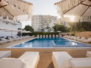 Chimaera Hotel