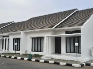 Two Rich Hotel Jepara by KIYANA