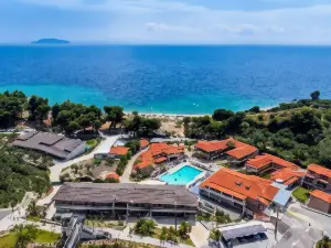 Lagomandra Beach Hotel