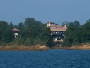 Denwa Backwater Escape