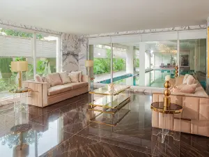 Casa Reina Apartments Gulberg III (Apt 105)