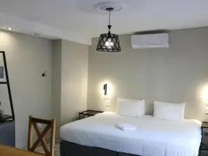 Luxury Heights B&B- Also Check "Wild Olive"