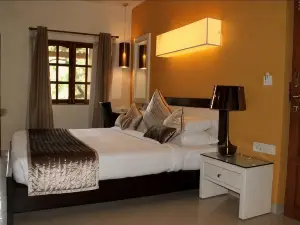 Coconut Grove Beach Resort