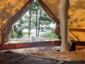 Surfviken Glamping and B&B