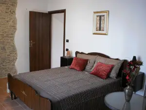 Charmingly restored apartment! Stunning views.