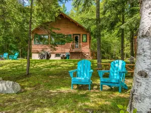 Pebble Cove, Private Waterfront, Dock, Mooring, Kayaks, Rangeley Maine