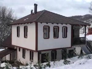 Restaurant and Apartments - T'GA za Jug Lazaropole