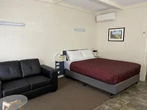 Central Highlands Motor Inn