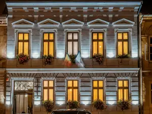 Casa Chitic - Hotel & Restaurant- STR Nicolae Balcescu 13