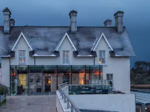 Ice House Hotel