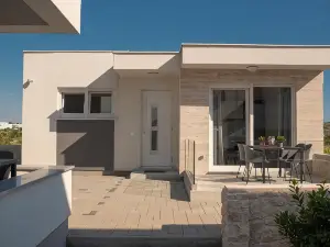 Apartments & Rooms Pool Villas Maris B