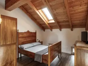 Casa21 - Private Holiday Home for Groups up to 12 with Jacuzzi