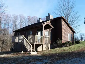 Minutes from Giant City - SIU - Shawnee Winetrail - Cedar Lake - Shawnee Forest!