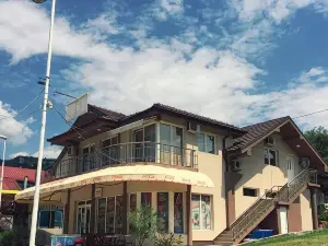 Guest House Konak Iris
