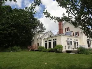 Inn at Buck Hollow Farm