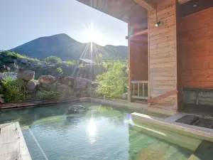 Niseko Goshiki Onsen Ryokan