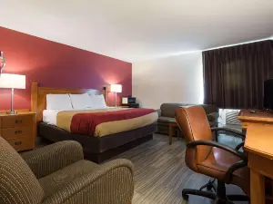 Econo Lodge Inn & Suites