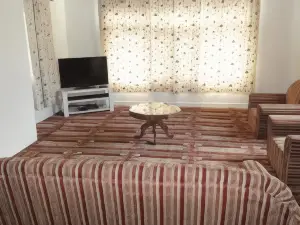 Snow Leopard Lodge