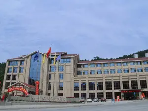 巴東峽州野三關国際ホテル