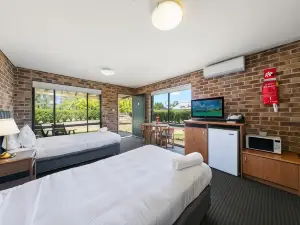 Potters Apartments
