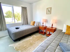 Howards Mountain Lodge