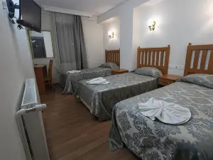Hotel Ave Maria